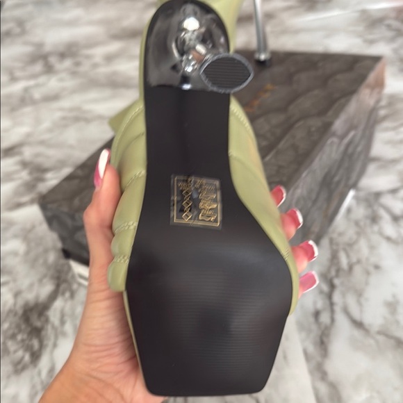 Azalea Wang Posh Khaki Hit the City Sandles Sz 7.5- Viral New Heels retails 109$ - Picture 7 of 17